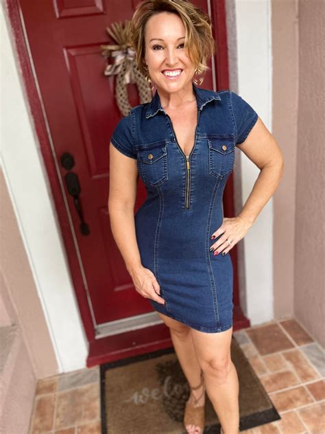 Just the neighbor mom next door going out to dinner… : r/SFWNextDoorGirls