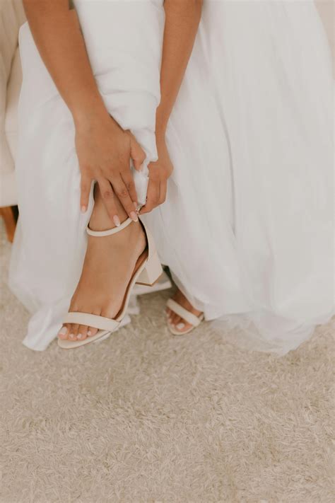 Kristi+Noem+Feet Photos, Download The BEST Free Kristi+Noem+Feet Stock ...