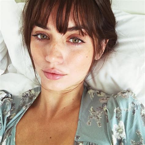 Ana De Armas Nude: What You Need To Know In 2025