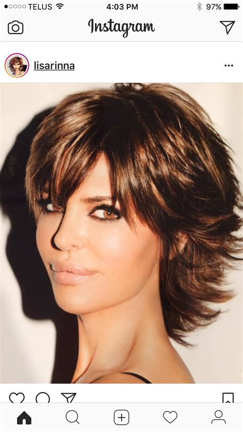 Love Lisa Rinnas hairstyle! | Messy short hair, Medium bob layered ...
