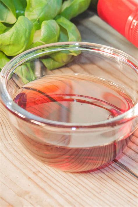 7 Best Champagne Vinegar Substitutes - A Spectacled Owl