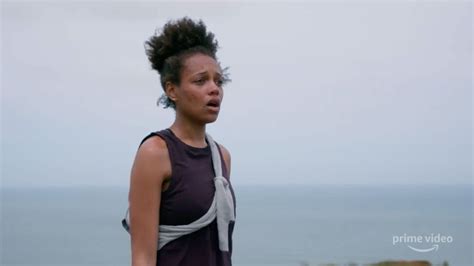 Teen Girls Get Stranded on a Deserted Island in Trailer for Amazon's ...