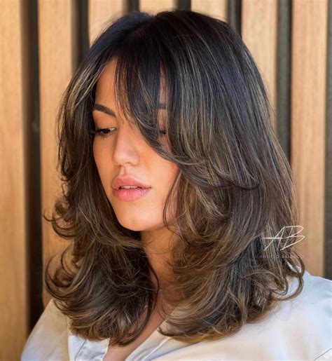 30 hot looks with face framing layers to sport in 2024 – Artofit