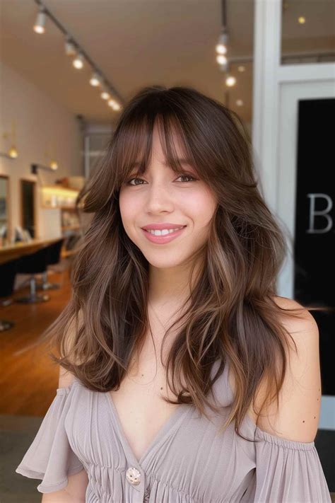 25+ Women Prove Curtain Bangs Are Still Trendy in 2025 | Thin wavy hair ...