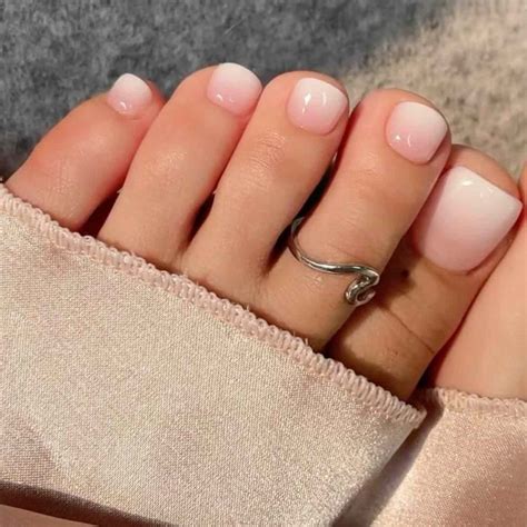 22 Summer Pedicure Ideas to Try From Champagne Shimmer to Fresh French ...