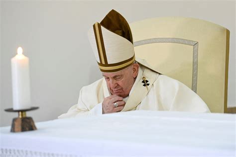 Pope Francis to skip Good Friday procession due to cold weather ...