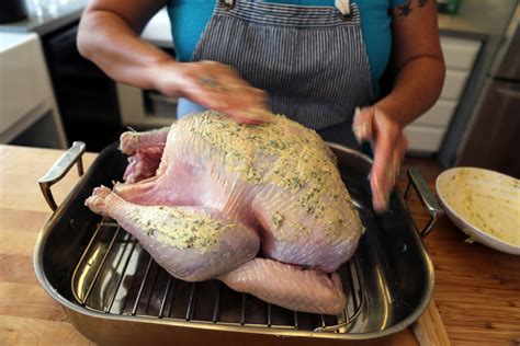 Homemade Thanksgiving: Classic Dry-Brined and Butter-Basted Roast ...