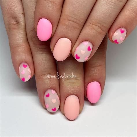 24+ Classy Short Valentine's Day Nail Ideas (2025) - DrExplains