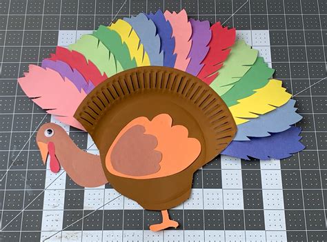 Paper Plate Turkey for a Fun Kids' Thanksgiving - DIY Candy