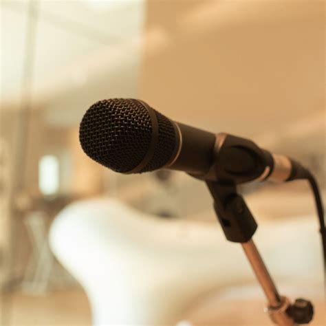 Vocal Microphones — Singing for Studio & Stage | Earthworks Audio