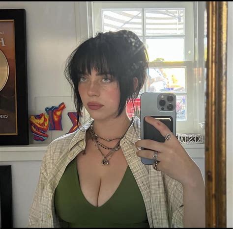 She needs her tits fucked immediately : r/BillieEilishBreasts