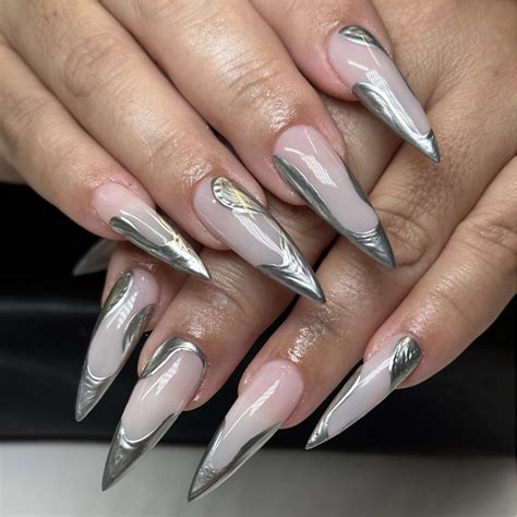 16 Silver Chrome Nail Ideas for a Futuristic Manicure