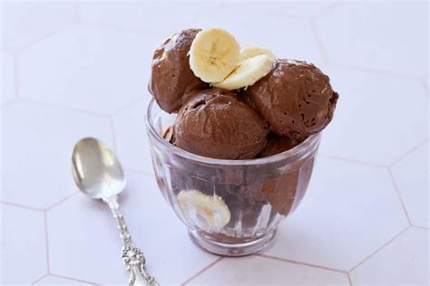 Healthy Chocolate Ice Cream For Breakfast - Bigger Bolder Baking