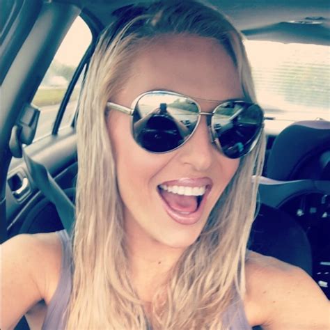 Elaine Arias Facebook, Instagram & Twitter on PeekYou