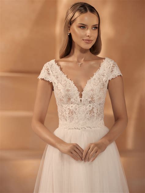 Bianco Ivory Sequin Lace V Neck Bridal Top E434