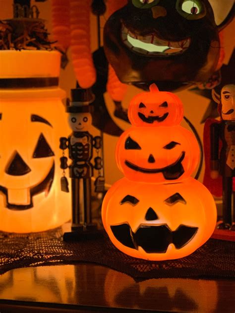 12 Creative Halloween Lighting Ideas For an Eerie and Whimsical Home ...