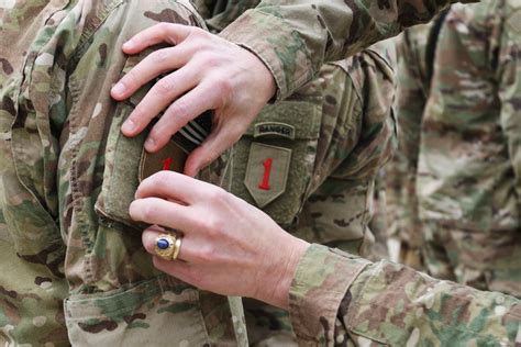 'Big Red One' Soldiers don shoulder sleeve insignias in patching ...