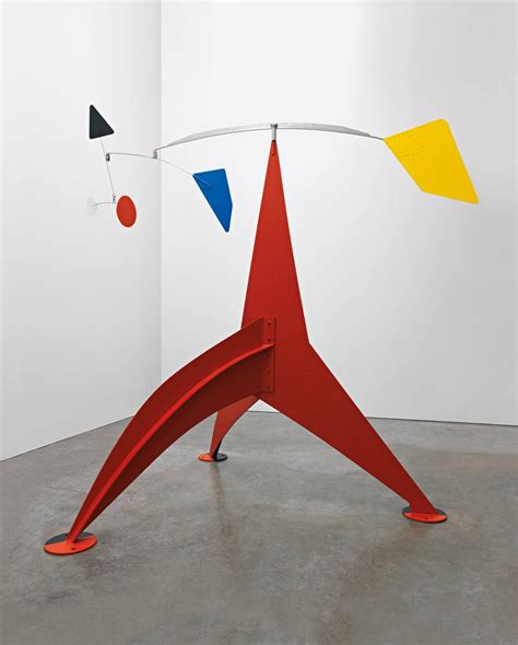Calder Stabile | Alexander calder sculptures, Alexander calder, Mobile ...