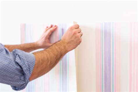 How Much Does Wallpaper Installation Cost? (2023)