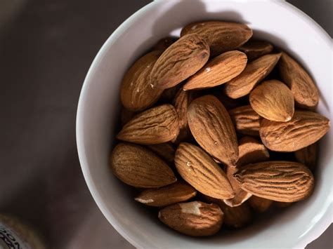 7 Side Effects of Almonds