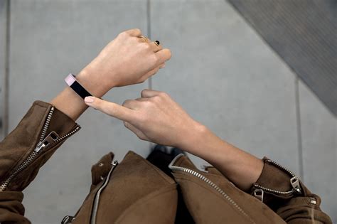 Fitbit Introduces Alta HR, world’s slimmest fitness wristband with ...