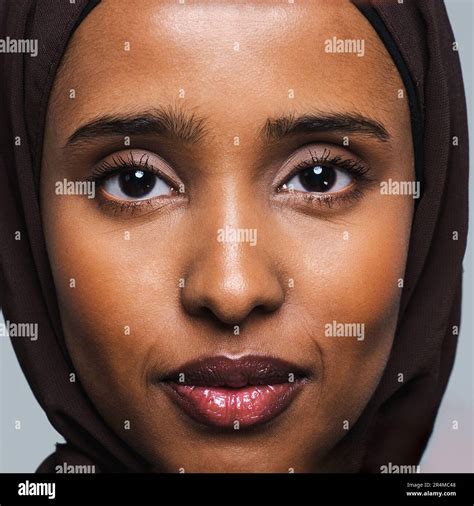 Beautiful arab middle-eastern woman with traditional abaya dress in ...