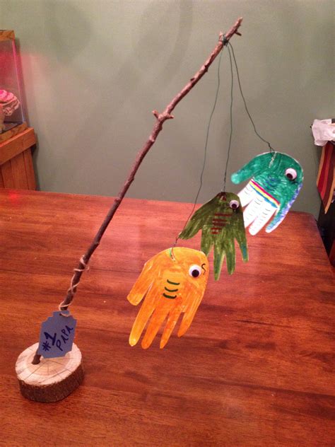 Fishing themed Father's Day gift with kids handprints | Fathers day ...