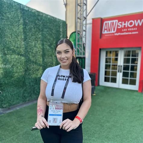 Vivian Taylor Age, Career, Family, Net Worth, Height Bio 2024 - Profiles Networth