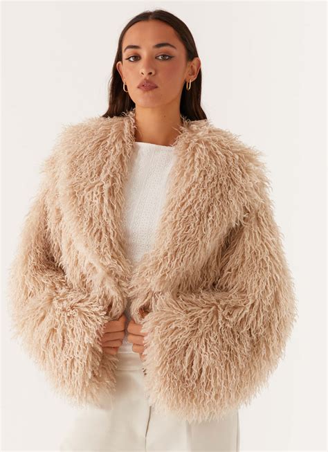 Virginia Cropped Faux Fur Jacket - Taupe – Peppermayo US