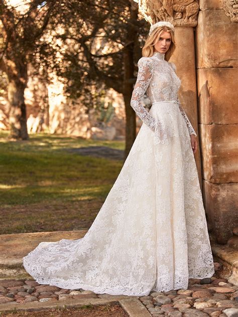 Princess cut wedding dress 60 photos - Astyledwedding.com