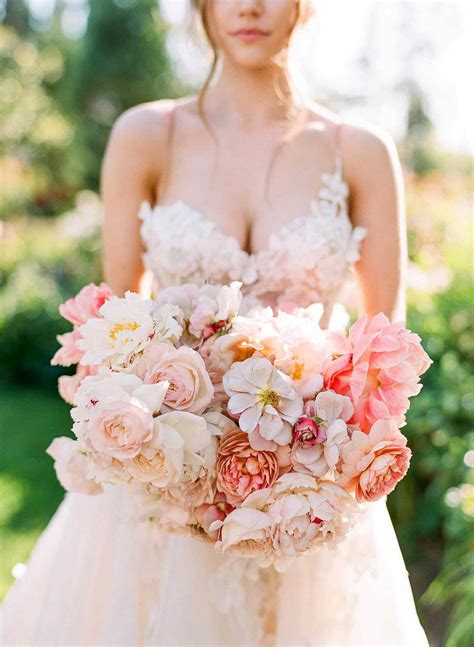 24 Romantic Peony Wedding Bouquets
