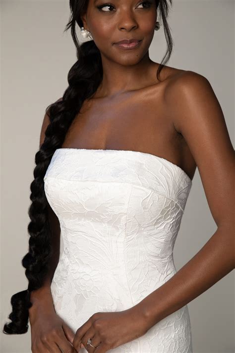 Stella York 8011 | The New Bride