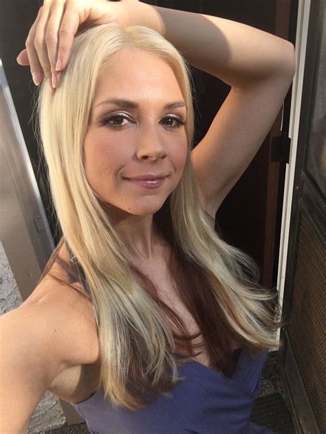 Sarah Vandella's Instagram, Twitter & Facebook on IDCrawl