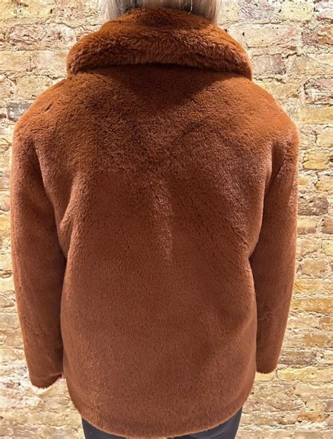 Fur coat sex fun! : r/FurFetishComunity