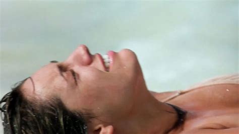 Survival Island (2005)