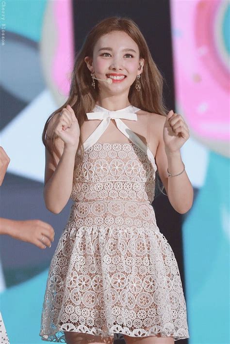 Twice-Nayeon 180723 Ulsan Summer Festival | Nayeon, Nayeon twice, Kpop outfits