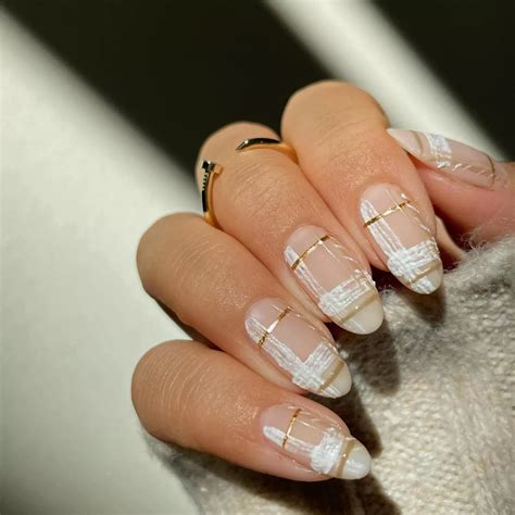 40 Oval Nail Designs That'll Convince You to Round Your Edges ...