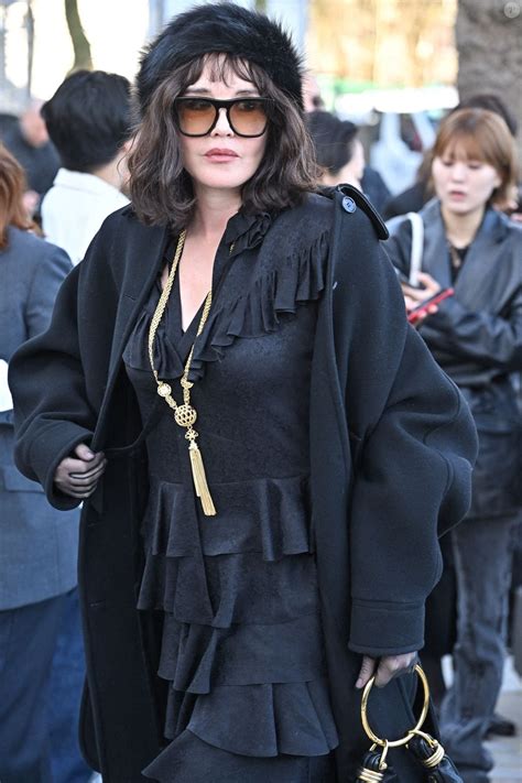 Photo : Isabelle Adjani arrive au défilé Chloé pendant la semaine de la ...