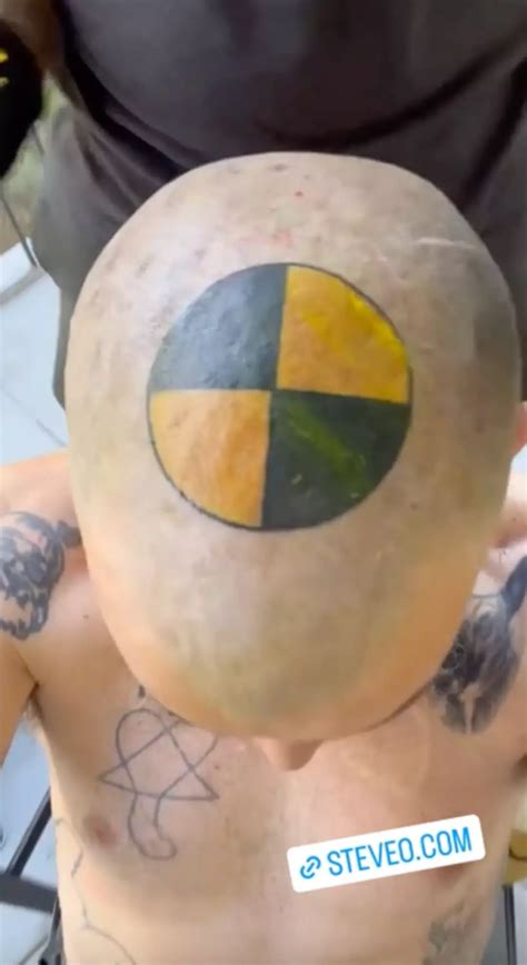 Jackass star Steve-O gets a new massive tattoo on his head and people ...