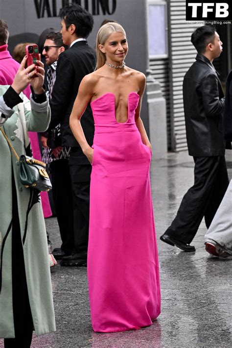 Caroline Daur Sexy Tits (21 Photos) - Sexy e-Girls🔞