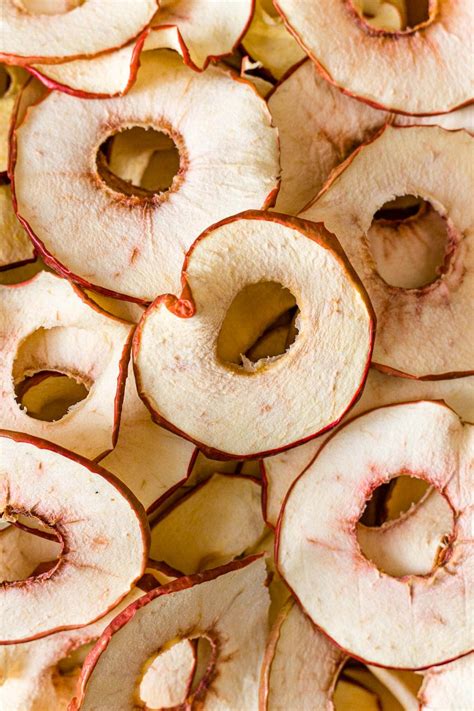 How to Dehydrate Apples (and make apple chips!)- Fresh Off The Grid