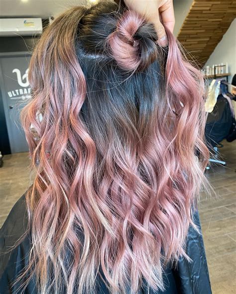 13 Dusty Rose Hair Color Looks Perfect for 2025 – CreativeBooster