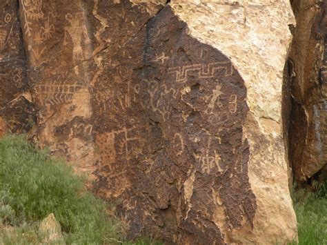 Billco's Outdoors: Parowan Gap Petroglyphs - Utah