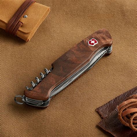 NEW VICTORINOX SWISS ARMY KNIFE RANGER WOOD 55