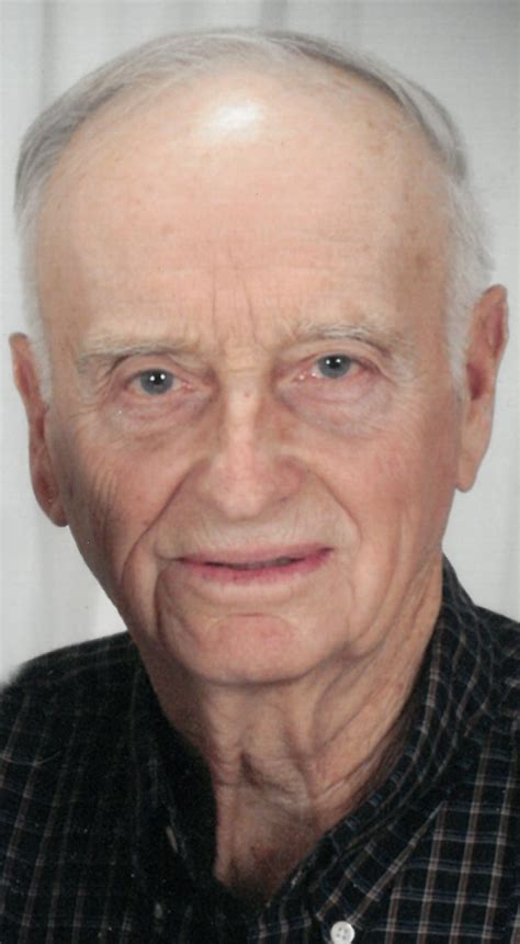 Reynold Runge Obituary - Davenport, IA