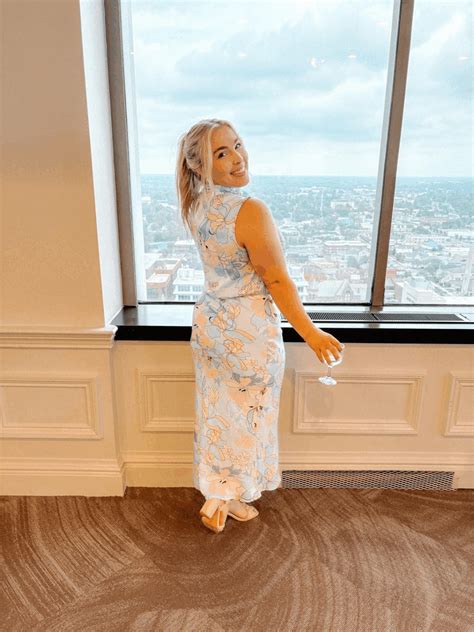 18 Elegant Tropical Wedding Guest Dress Ideas - WithLoveLive