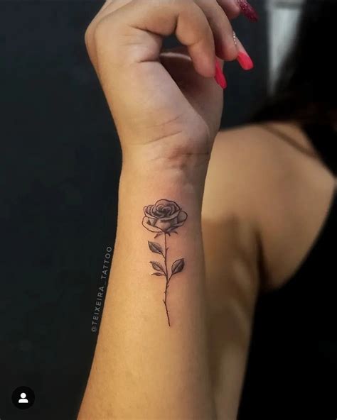 Pin by Mary Cuautle on Tattoo in 2025 | Pretty hand tattoos, Rose ...