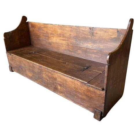 Spanish 18th Century Bench - Trunk For Sale at 1stDibs