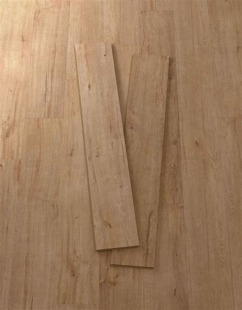 Duke - Golden Oak Laminate Flooring | Flooring Superstore