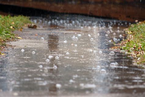 #937 The smell of rain on a hot sidewalk - 1000 Awesome Things - what is the smell of the rain